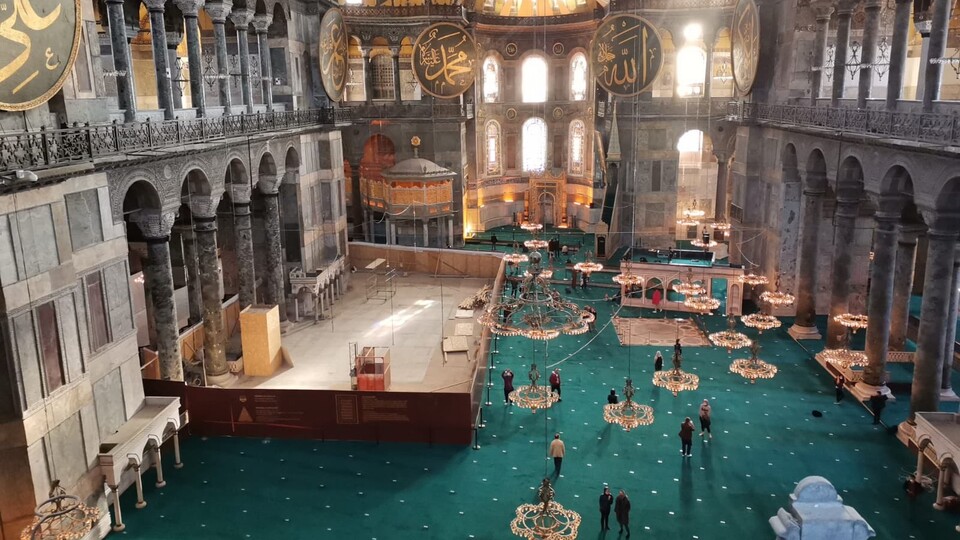 İstanbul Valisi'nden Ayasofya paylaşımı