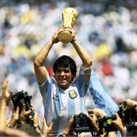 Diego Maradona hayatını kaybetti!