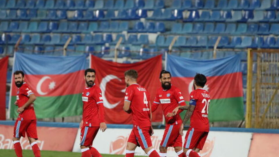 Adana Demirspor 4 köşe!