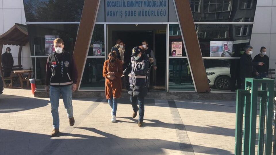 20 bin TL'lik ziynet eşyası çalan hırsızlar yakalandı