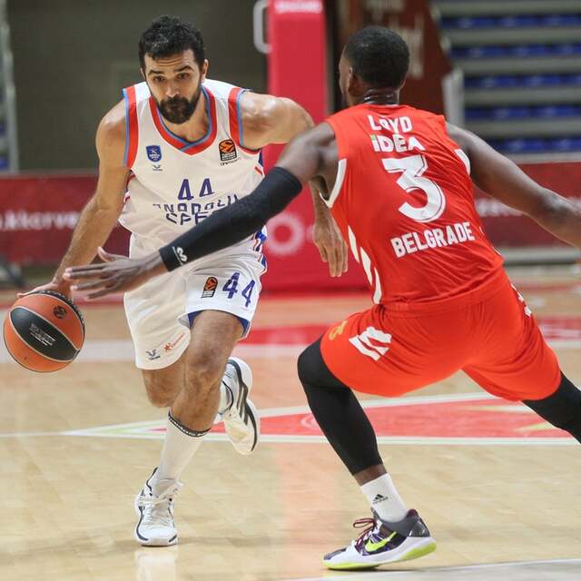 Anadolu Efes, Sırbistan'da kazandı