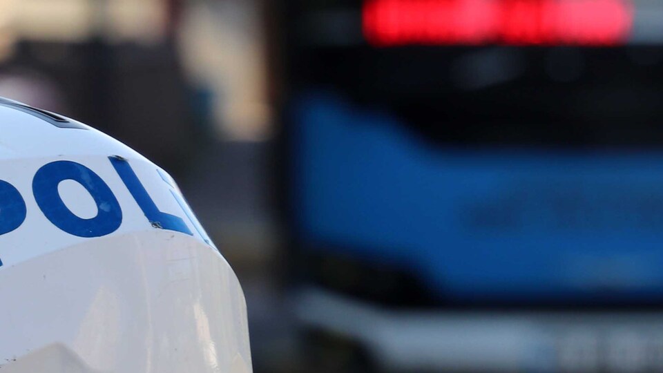 Karantinayı delip halk otobüsüne bindi!