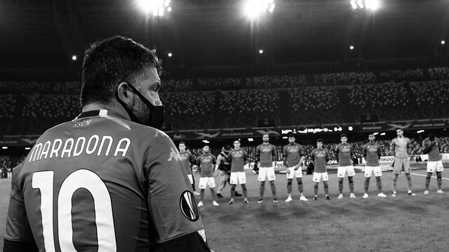 Napoli, Maradona'yı unutmadı