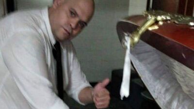 Maradona'nın cenazesinde skandal: Tabut başında selfie!