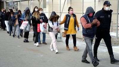 Kadınlara resmi nikah kıymışlar! İğrenç çete!