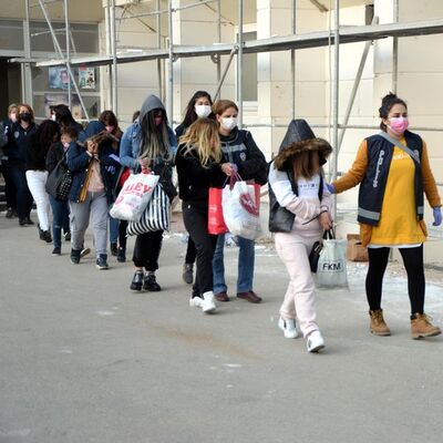 Kadınlara resmi nikah kıymışlar! İğrenç çete!