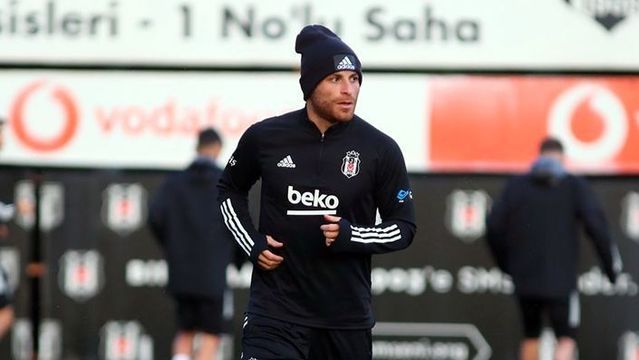 Gökhan Töre derbide yok