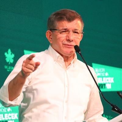 Ahmet Davutoğlu koronaya yakalandı