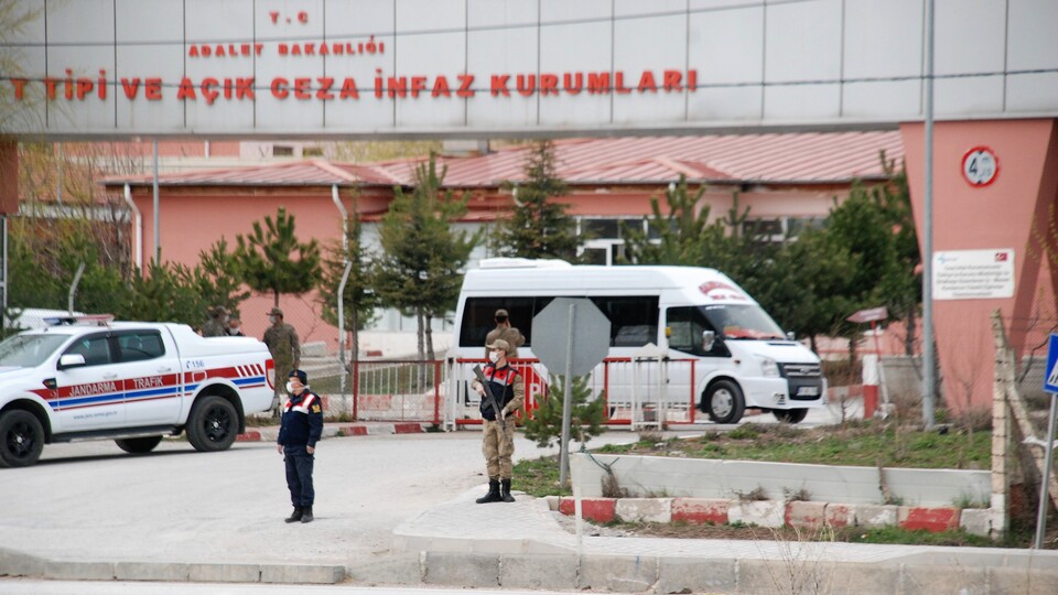 Açık cezaevlerindeki Kovid-19 izninde yeni açıklama