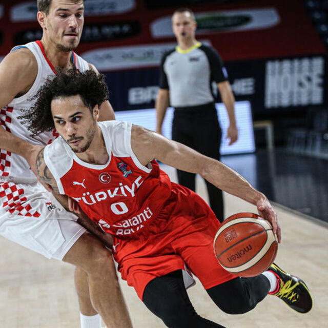 Larkin ilk milli maçına çıktı
