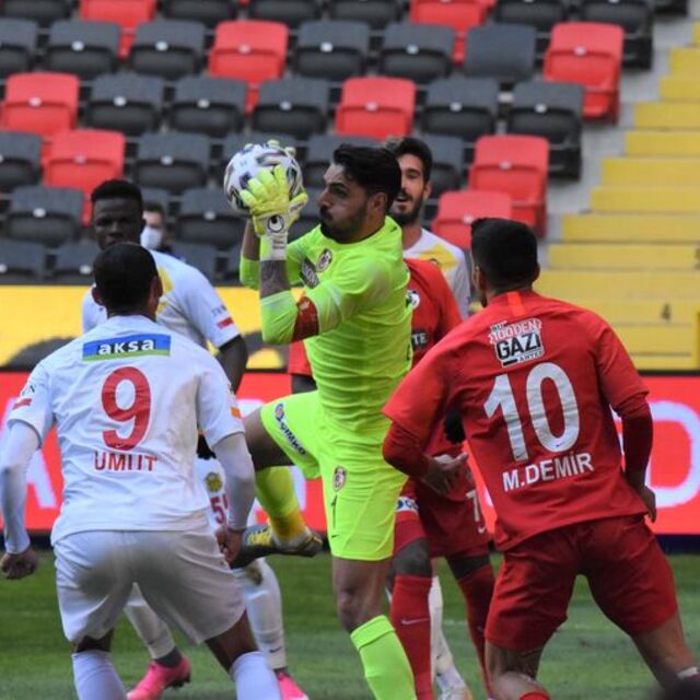 Yeni Malatya 1 puanı son nefeste kurtardı