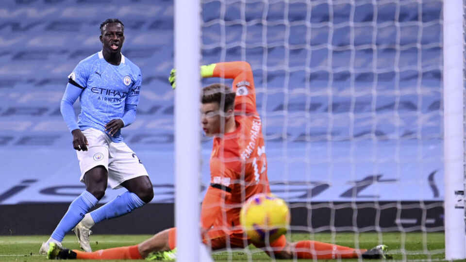 Manchester City, Burnley'i 5 golle geçti