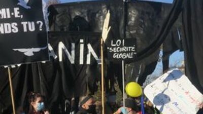 Fransa'da polis şiddeti protestosu