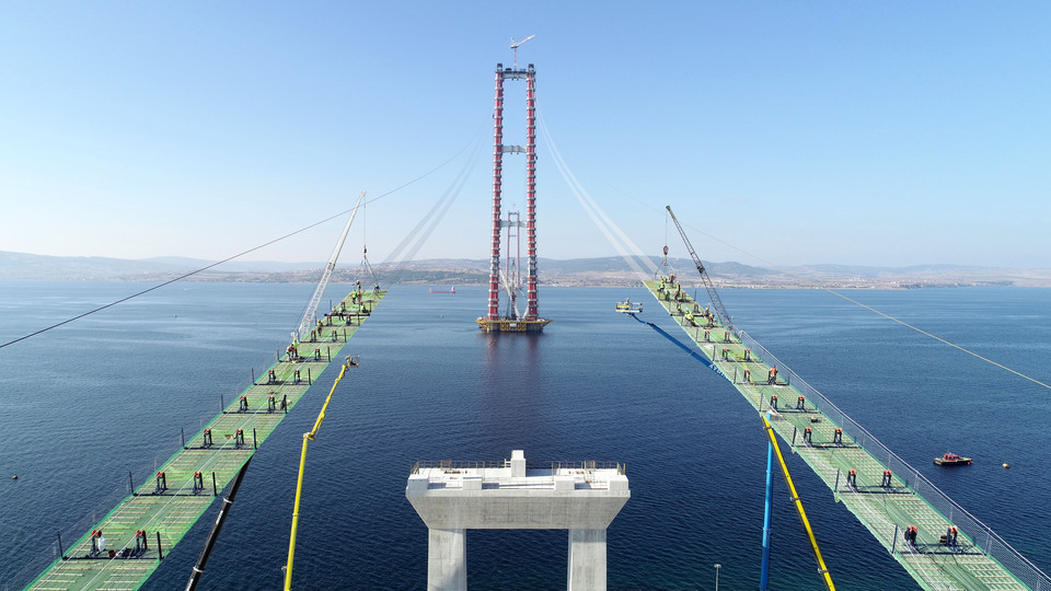 Yüksekliği Eyfel Kulesi'ni geçti