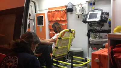 Kısıtlamada ağabeyini ve yengesini bıçakladı