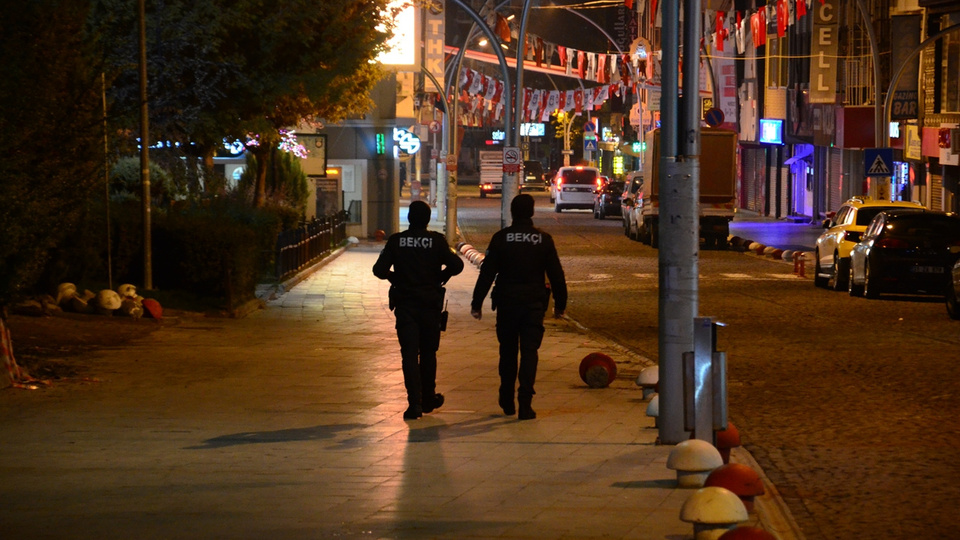 Misafirliğe gitmek yasak mı?