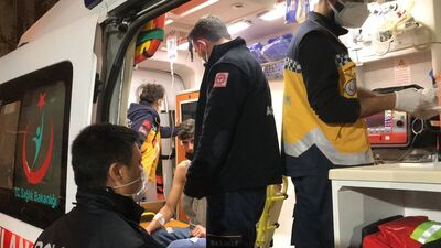 Kız meselesi yüzünden 2 kişiyi bıçakladı