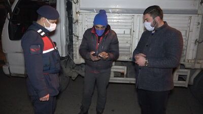 Ekiplerden kaçan otomobili çöp kamyonu yakalattı