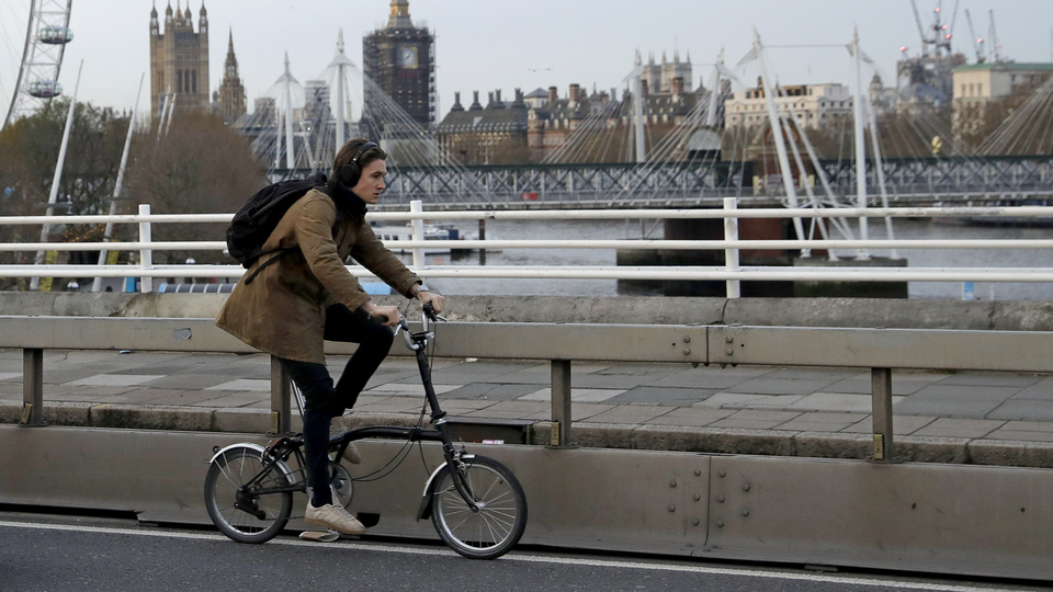 İngiltere'de 'tam kapanma' işe yaradı: Vaka sayılarında keskin düşüş