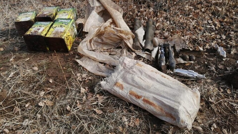 Bitlis'te teröristlere ait lav silahları ele geçirildi