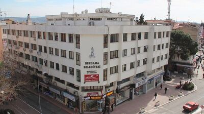 Bergama belediye binasına yıkım kararı