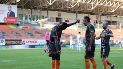 Alanyaspor zirveyi sevdi