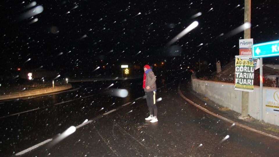 Kar yağışı İstanbul'un kapısına dayandı