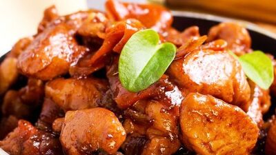 Eşsiz lezzet bademli kaymaklı tavuk yahnisi