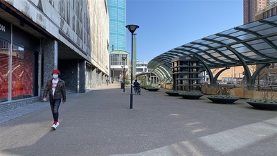 Hollanda'da kapalı alanlarda maske takma zorunluluğu başlıyor