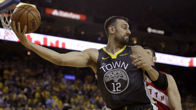 Basketbolu bıraktı