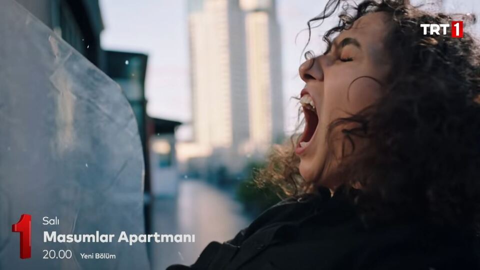 Masumlar Apartmanı Esra öldü mü?