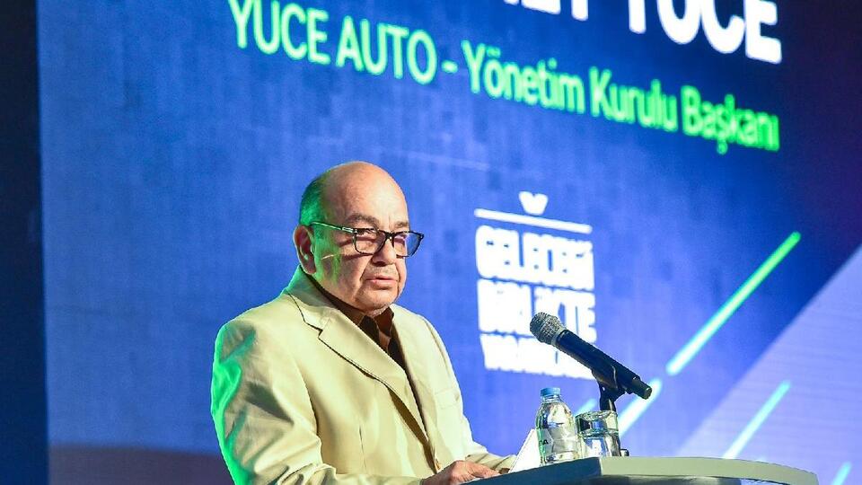 Yüce'ye Çekya'dan Liyakat Madalyası