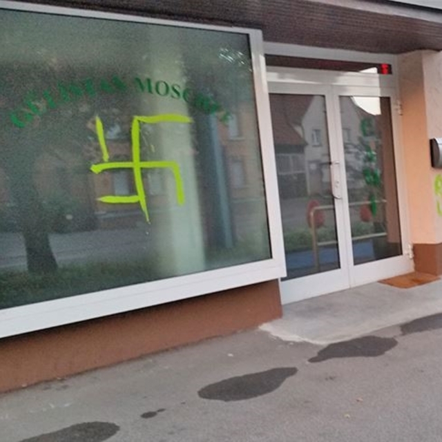 Almanya'da Neonazi örgüt yasaklandı, polis 11 eve baskın yaptı!