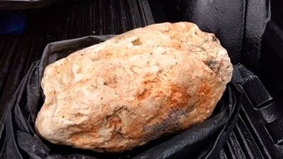 Sahilde yürüyüş yaparken buldu... Zengin oldu!