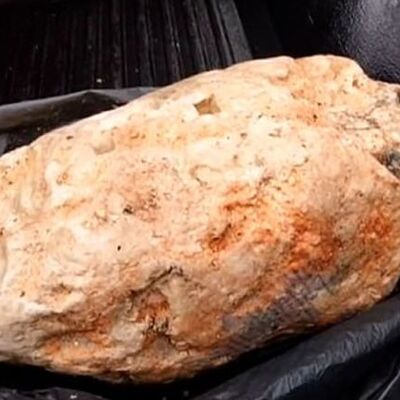 Sahilde yürüyüş yaparken buldu... Zengin oldu!