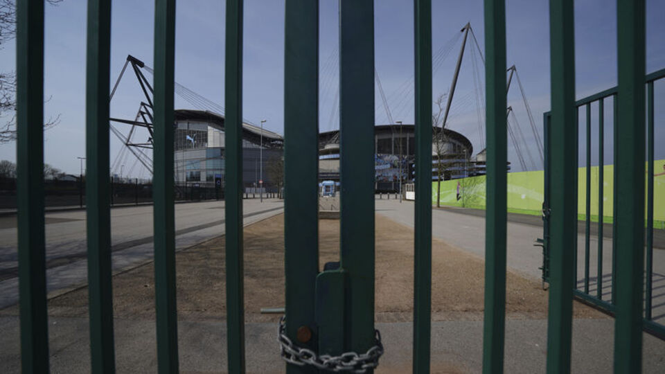 Premier Lig'de Kovid-19 ertelemesi