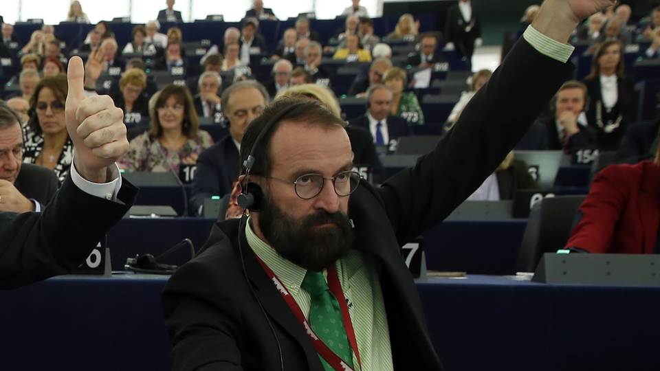 Eşcinsellik karşıtı vekil, eşcinsel seks partisinde basıldı