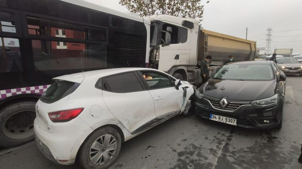 Başakşehir'de zincirleme kaza!