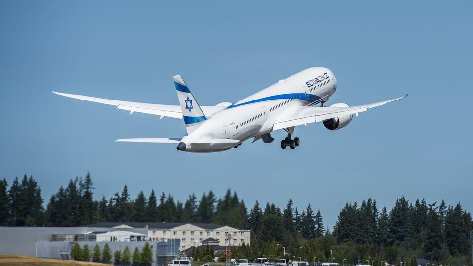 O ülke de İsrail'e hava sahasını açtı!