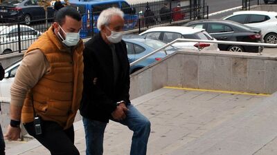 Eşini 5 yerinden bıçakladı