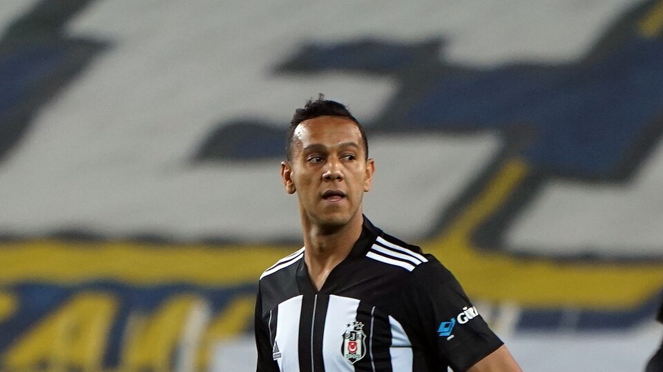 Josef de Souza kaldığı yerden!
