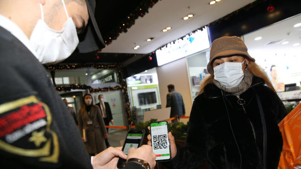 Yeni tedbirler kapsamında AVM'lerde başladı!