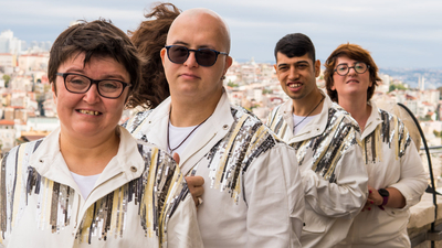 Bee Gees'ten İZEV'e destek: Seslerini şarkılarla duyuracaklar