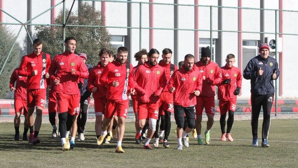 Eskişehirspor'da 9 futbolcu Covid-19!