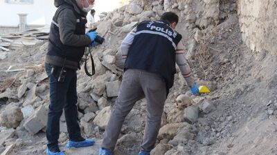 Metruk evin hafriyatından çıktı!