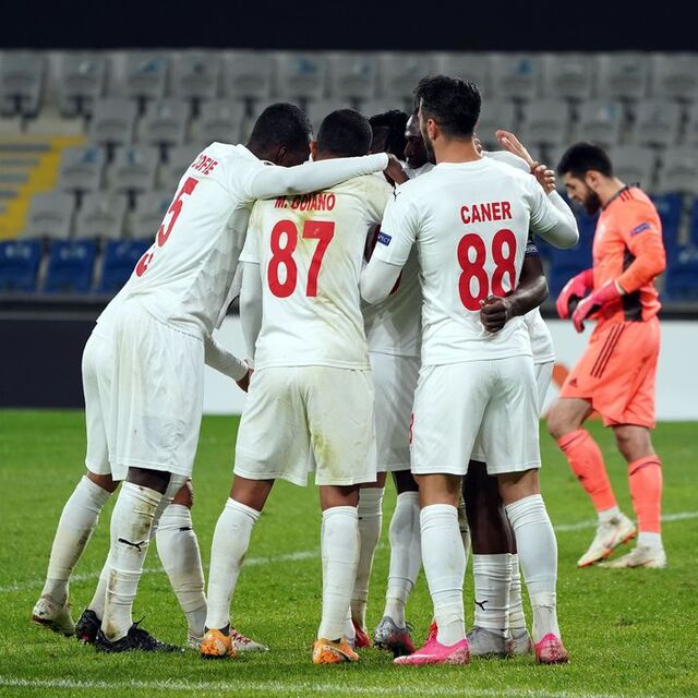 Eksik Sivas, Villarreal'i ağırlıyor