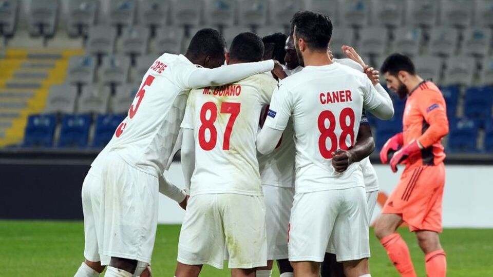 Eksik Sivas, Villarreal'i ağırlıyor