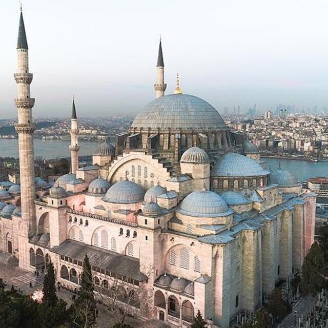 Camiler açık mı kapalı mı?