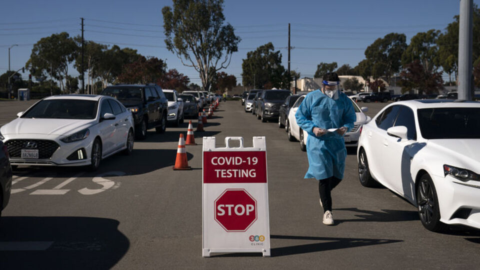 ABD'de koronavirüs vaka sayısı zirveyi aştı