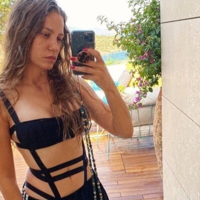 Gözler Serenay Sarıkaya'da